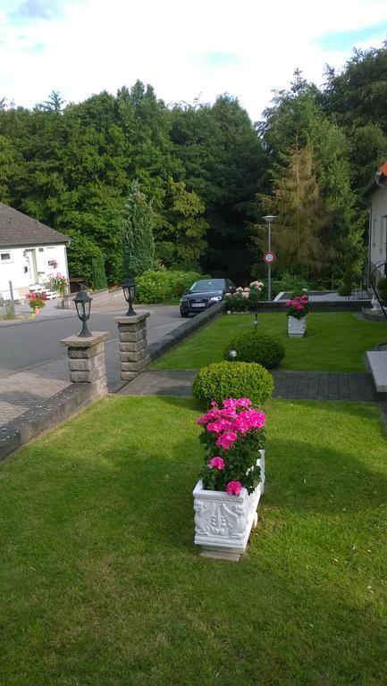 Ferienwohnung Dernbecher Saarbrücken Exteriör bild